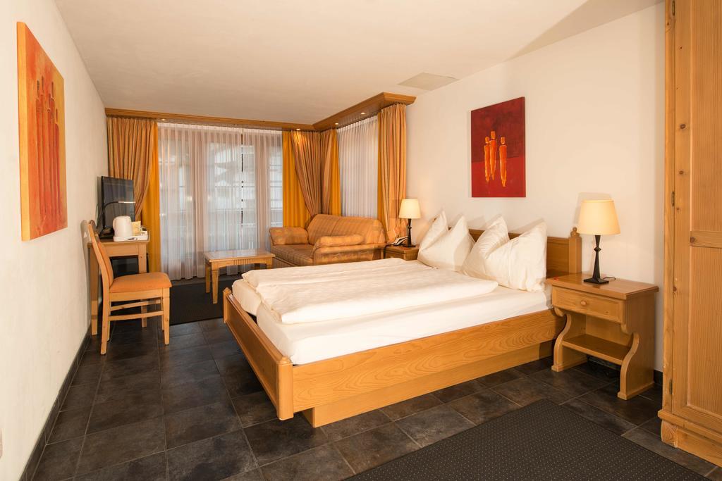 Hotel Dufour Chalet - Adults Only Zermatt Bagian luar foto