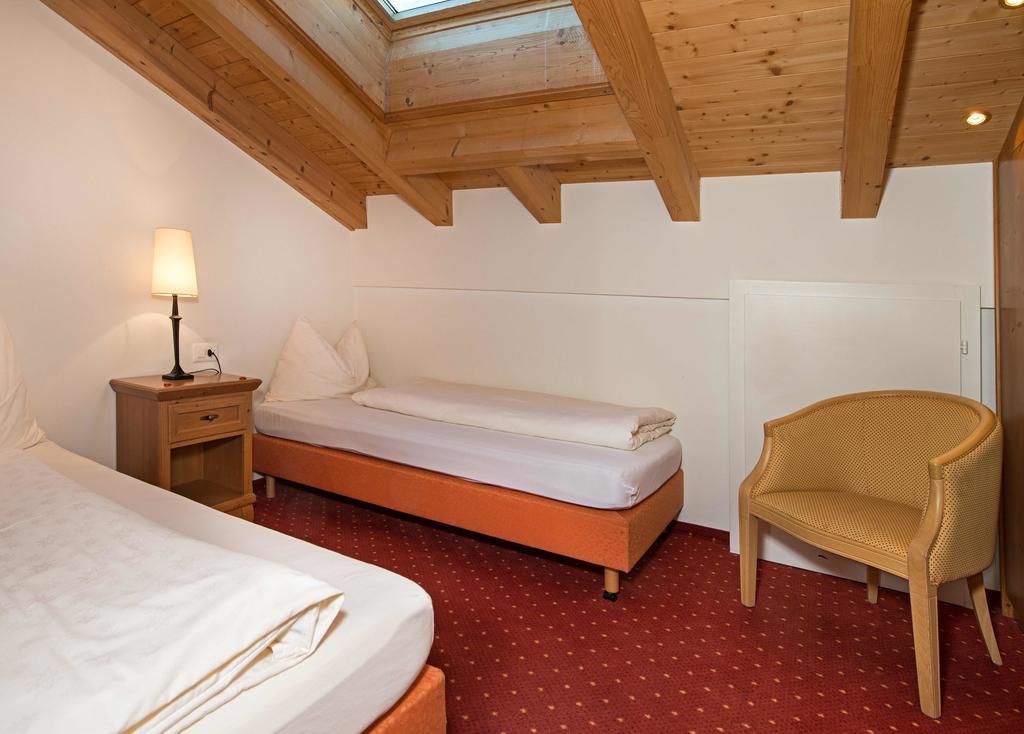 Hotel Dufour Chalet - Adults Only Zermatt Bagian luar foto