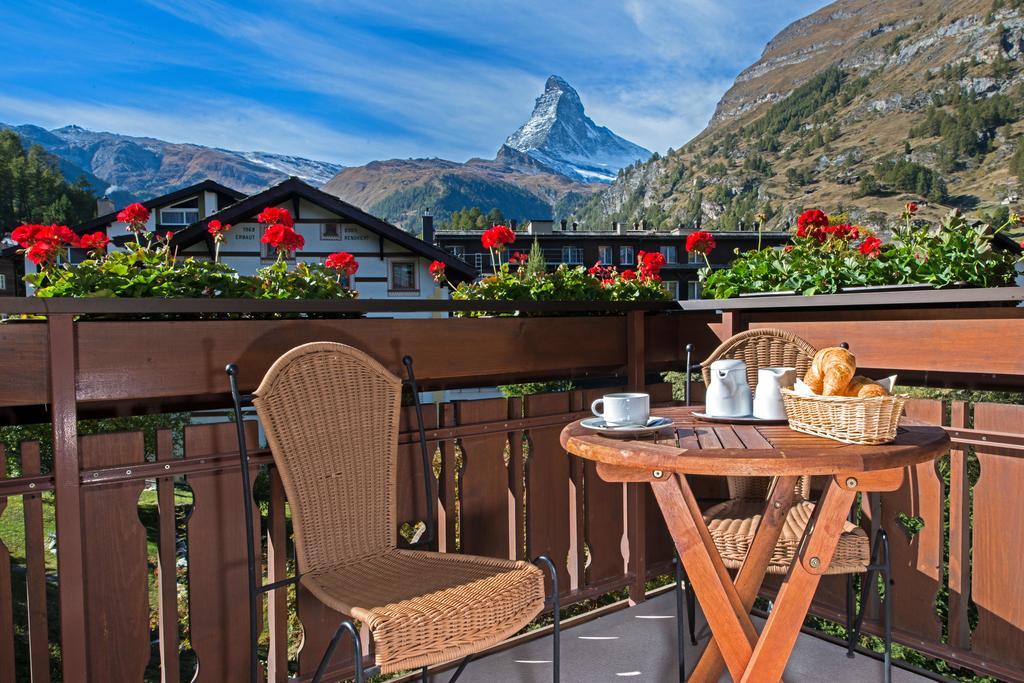 Hotel Dufour Chalet - Adults Only Zermatt Bagian luar foto